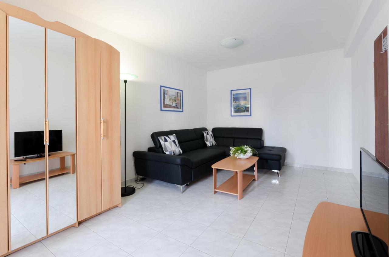 Apartments Gloria فيرسار المظهر الخارجي الصورة