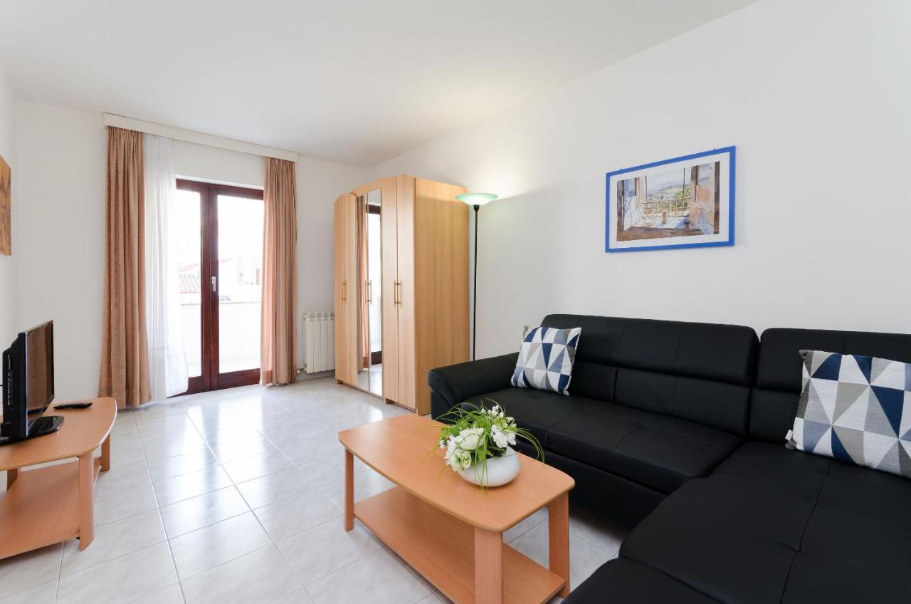 Apartments Gloria فيرسار المظهر الخارجي الصورة