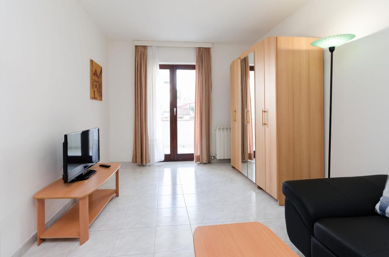 Apartments Gloria فيرسار المظهر الخارجي الصورة