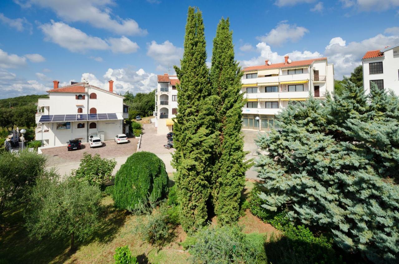 Apartments Gloria فيرسار المظهر الخارجي الصورة